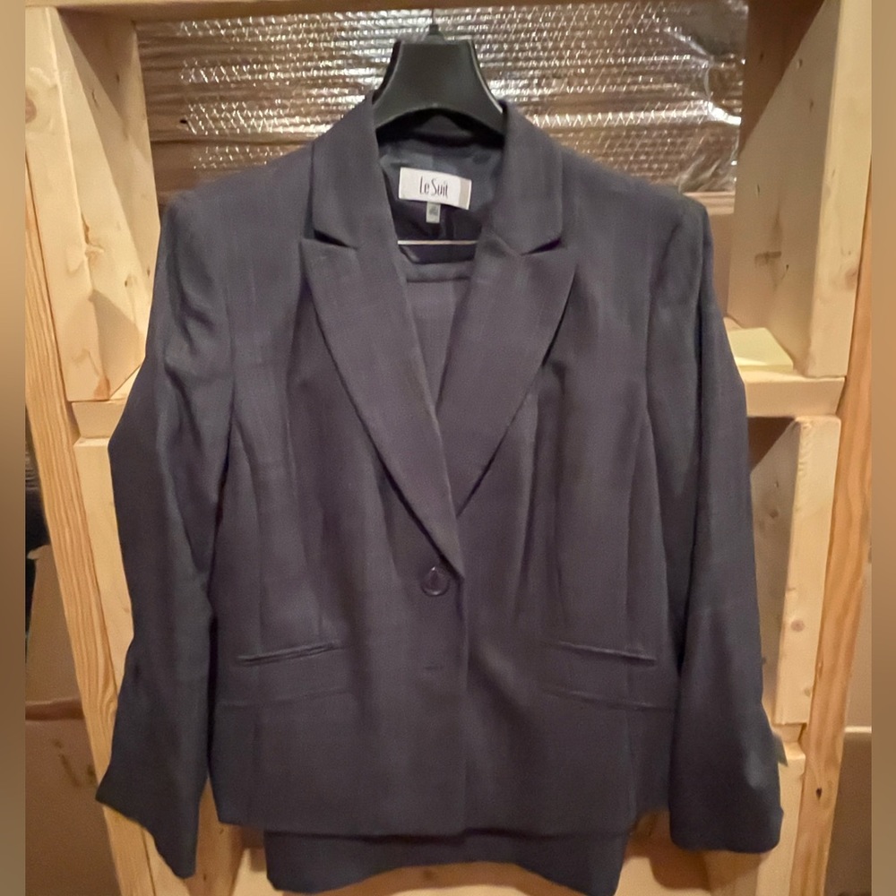 LeSuit plus size skirt suit